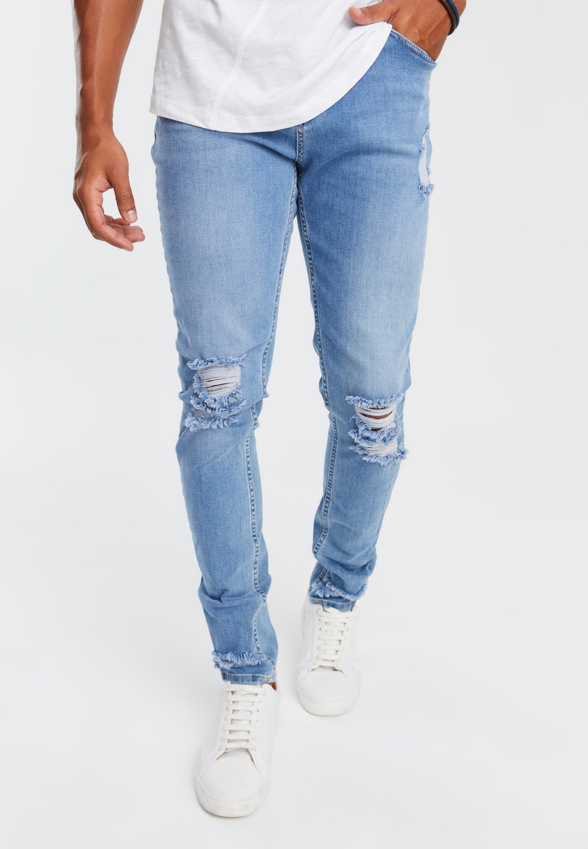 Hellblaue Slim-Fit-Jeans im Used-Look von Leif Nelson